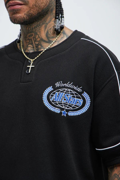 FASHIONNOVA Manga Corta Worldwide All Stars Henley - Negro - Quierox - Tienda Online