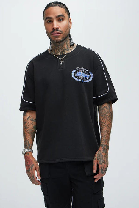 FASHIONNOVA Manga Corta Worldwide All Stars Henley - Negro - Quierox - Tienda Online