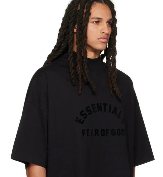 Fear of God Essentials SS23 Logotipo Bonded Exclusivo de Dubái (Negro Azabache) - Quierox - Tienda Online