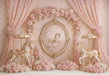 Fondo estampado floral rosa "Carousel Dreams" de Kate Birthday, diseñado por Ashley Paul - Quierox - Tienda Online