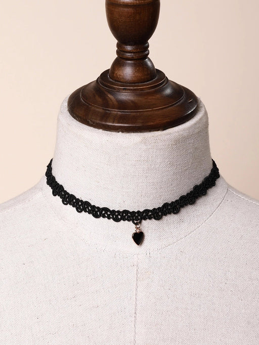 Gargantilla con dije de corazón, joyería gótica punk - Quierox - Tienda Online