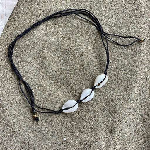 GARGANTILLA DE CONCHA con cordón negro tejido fuerte y ajustable y pequeñas cuentas decorativas - Quierox - Tienda Online