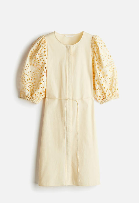 H&M Vestido con mangas bordadas en inglés - amarillo pálido - Quierox - Tienda Online