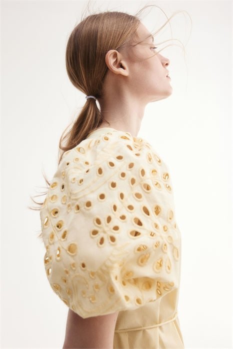 H&M Vestido con mangas bordadas en inglés - amarillo pálido - Quierox - Tienda Online