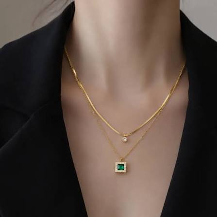 Collar Para Mujer Con Colgante De Acero Titanio Con Diamantes De Imitación En Diseño De Corona