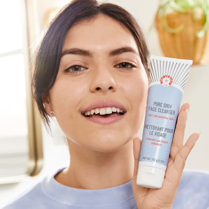 First Aid Beauty Pure Skin - Limpiador facial (5 oz.)