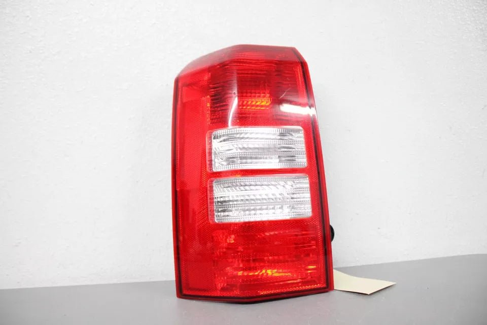 Jeep Patriot 2007 luz trasera lateral izquierda - Quierox - Tienda Online
