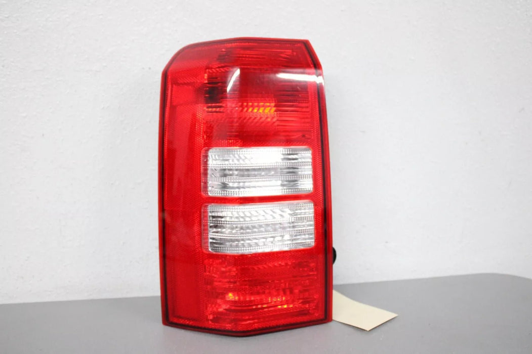 Jeep Patriot 2007 luz trasera lateral izquierda - Quierox - Tienda Online