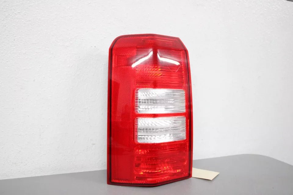 Jeep Patriot 2007 luz trasera lateral izquierda - Quierox - Tienda Online