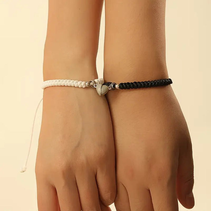 Juego de 2 Pulseras Tejidas a Mano para Parejas con Dije - Quierox - Tienda Online