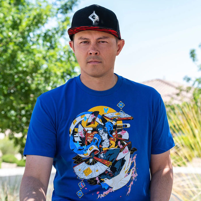 La camiseta Guilty Gear Anji - Eighty Sixed presenta un diseño vibrante del personaje Anji Mito - Quierox - Tienda Online