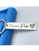 Llavero con la frase en español "Te Amo Papi", rectangular plateado minimalista - Quierox - Tienda Online