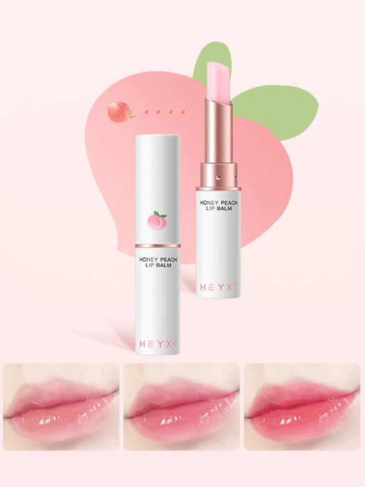 Un bálsamo labial transparente e hidratante que rellena las líneas finas