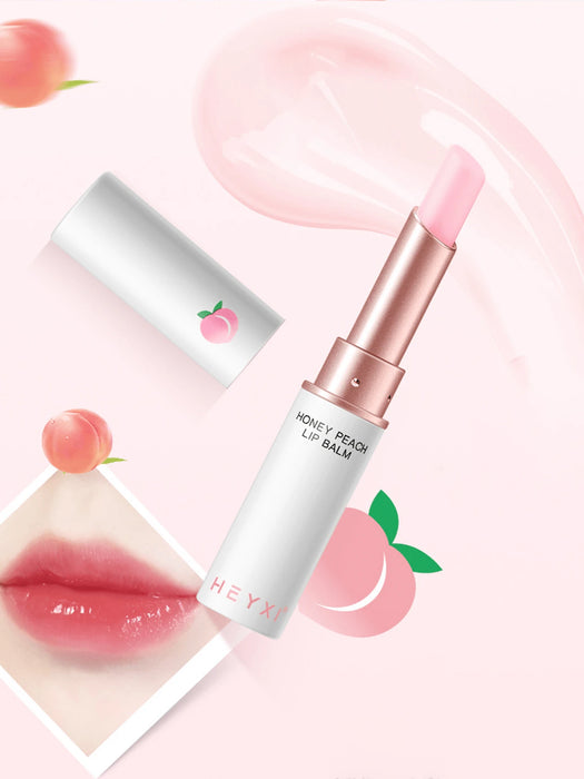 Un bálsamo labial transparente e hidratante que rellena las líneas finas