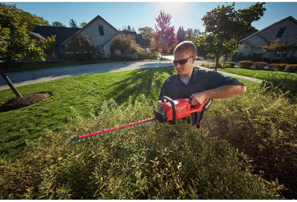 Milwaukee 2726-20 M18 a gasolina, 24 pulgadas cortasetos, sólo la herramienta - Quierox - Tienda Online