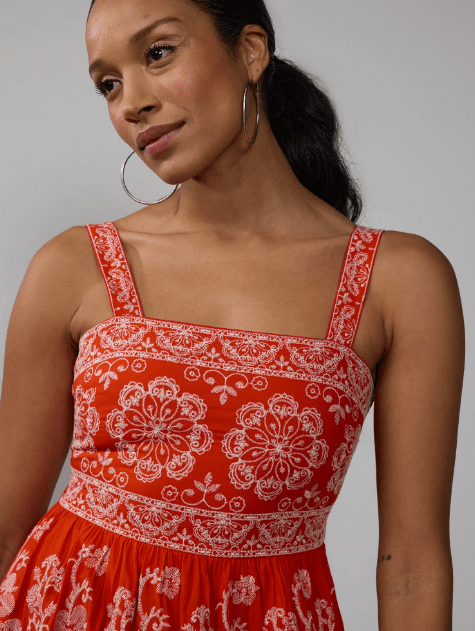 NY&C Vestido largo sin mangas con bordados y capas - Quierox - Tienda Online