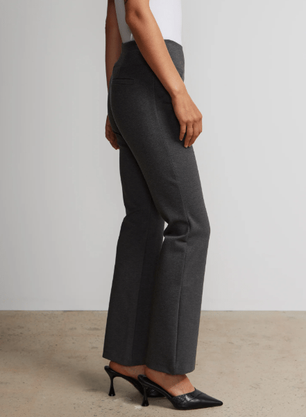 Pantalón de tiro alto con corte acampanado y cuello alto - Quierox - Tienda Online