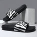 Pantuflas para unisex clásicas con patrón salvaje de cebra en blanco y negro cruzado - Quierox - Tienda Online
