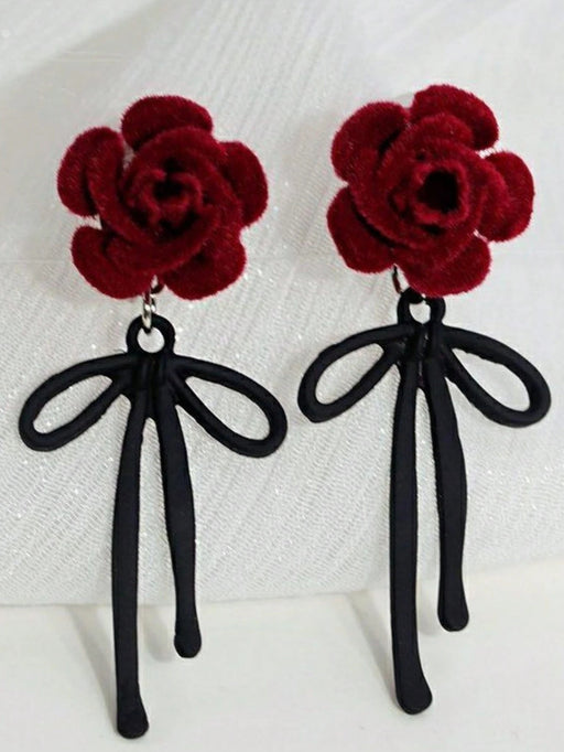 Pendientes con diseño de rosa y lazo 3D en color rojo vino con textura de terciopelo - Quierox - Tienda Online