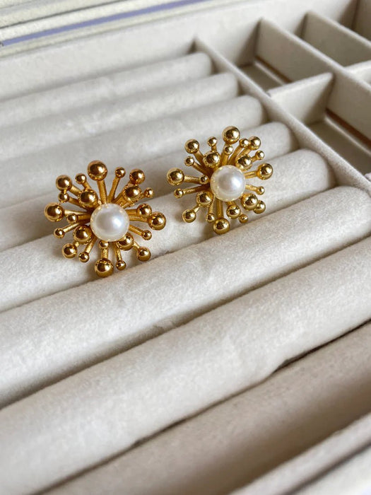 Pendientes con forma de rayos de sol dorados y perlas para fiestas y eventos - Quierox - Tienda Online