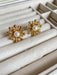 Pendientes con forma de rayos de sol dorados y perlas para fiestas y eventos - Quierox - Tienda Online