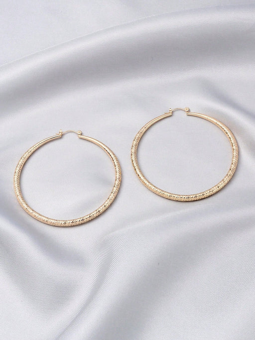 Pendientes de aro grandes con acabado chapado en oro, con patrón de puntos asimétricos - Quierox - Tienda Online