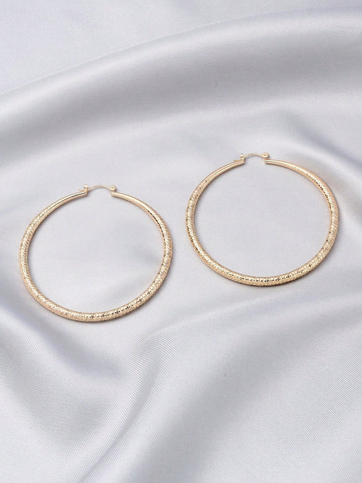 Pendientes de aro grandes con acabado chapado en oro, con patrón de puntos asimétricos - Quierox - Tienda Online