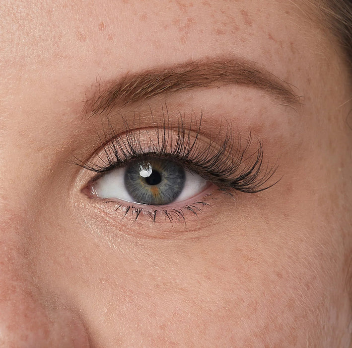 Pestañas KISS Downtown Girl - Quierox - Tienda Online