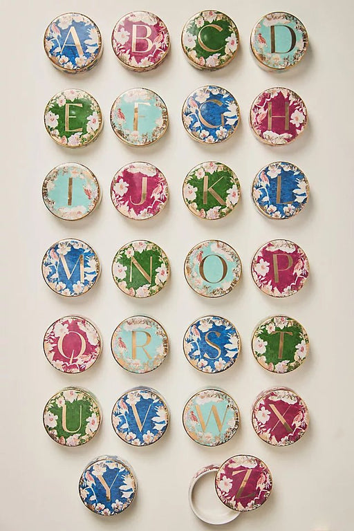 Plato para baratijas con monograma y tapa de gres Emmaline - Quierox - Tienda Online