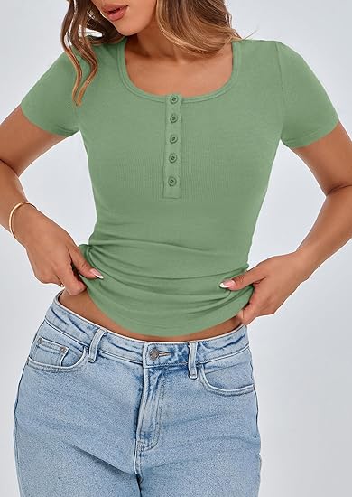 PRETTYGARDEN Camisetas de manga corta para mujer, con cuello henley acanalado, botones, corte entallado - Quierox - Tienda Online