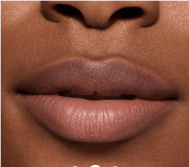 Reforma del labial Powder Kiss de Mac - Quierox - Tienda Online