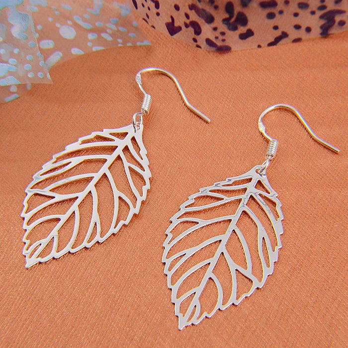 Aretes colgantes de hoja de metal bohemios