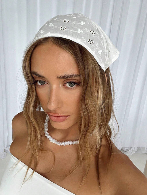 SHEIN 1 pañuelo elegante para mujer con bordado de flores,tipo bandana blanco suave - Quierox - Tienda Online