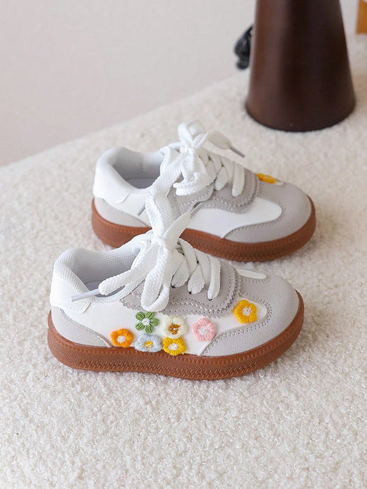 SHEIN 1 par de zapatos deportivos con decoración de flores para niñas - Quierox - Tienda Online