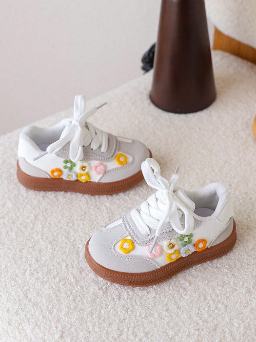 SHEIN 1 par de zapatos deportivos con decoración de flores para niñas - Quierox - Tienda Online