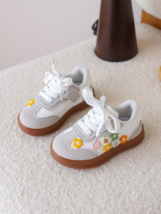 SHEIN 1 par de zapatos deportivos con decoración de flores para niñas - Quierox - Tienda Online
