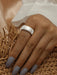 Shein 1 pieza Anillo de acero inoxidable con diseño espiral rayado para mujer - Quierox - Tienda Online