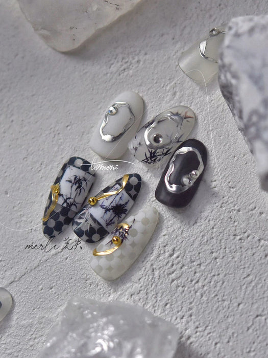 Shein 1 pieza de pegatinas para decoración de uñas con marco dorado asimétrico metálico - Quierox - Tienda Online