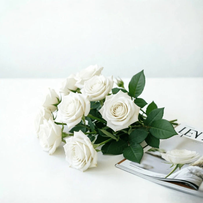 SHEIN 1 pieza Flor de rosa blanca artificial, textura realista - Quierox - Tienda Online
