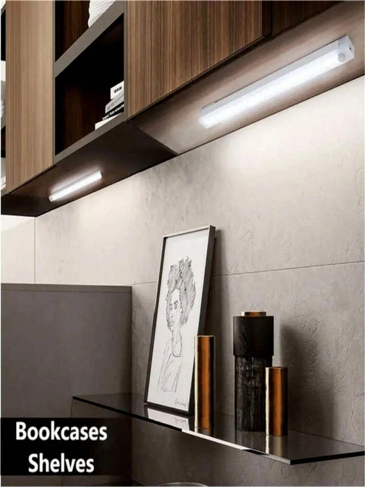 SHEIN 1 pieza Luz de armario con sensor de movimiento - Tira de lámpara LED - Quierox - Tienda Online