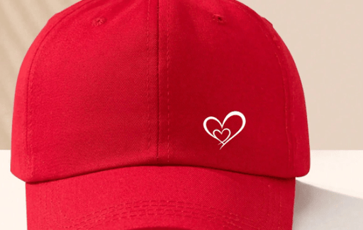 SHEIN 1pcs Gorra de béisbol unisex con estampado de corazón, visera ajustable - Quierox - Tienda Online