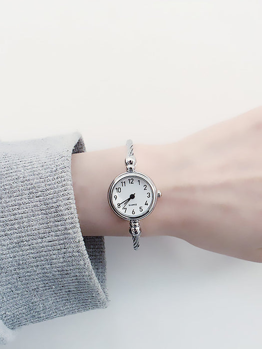 SHEIN 2 relojes de cuarzo con manecillas redondas, ideales como regalo para estudiantes - Quierox - Tienda Online