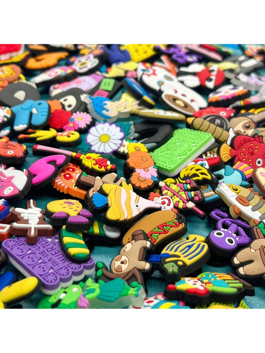 SHEIN 50 piezas aleatorias de dijes, colgantes, botones y pasadores decorativos - Quierox - Tienda Online