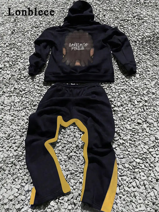 Shein Atuendo casual para hombre con un gráfico de diente de oro, compuesto por un hoodie negro combinado con pantalones acampanados - Quierox - Tienda Online