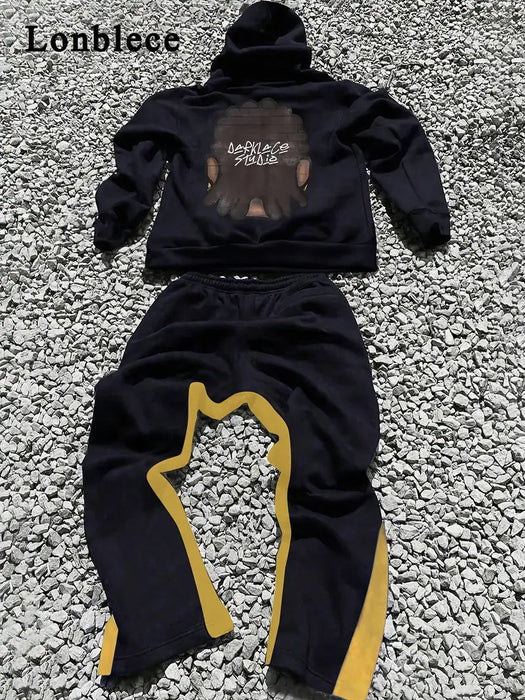 Shein Atuendo casual para hombre con un gráfico de diente de oro, compuesto por un hoodie negro combinado con pantalones acampanados - Quierox - Tienda Online