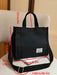 SHEIN Bolsa cuadrada con parche de letra casual negro - Quierox - Tienda Online