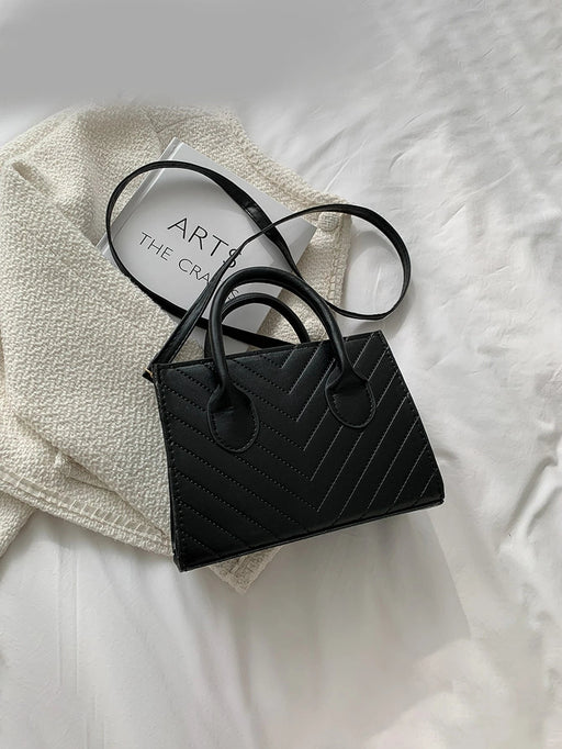 Shein Bolsa cuadrada mini de cheurón con Accesorio de bolso pompón - Quierox - Tienda Online