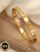 SHEIN Brazalete elegante de acero inoxidable Camhanno con diseño floral - Quierox - Tienda Online