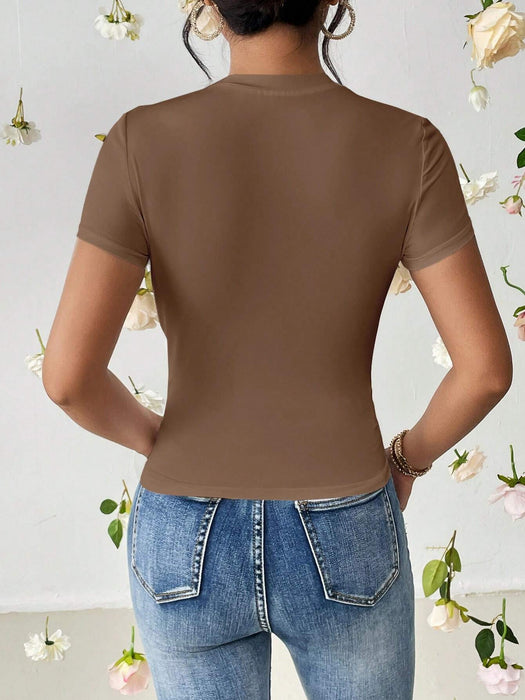 SHEIN Camiseta con detalle de corte de corazón fruncido Essnce - Quierox - Tienda Online