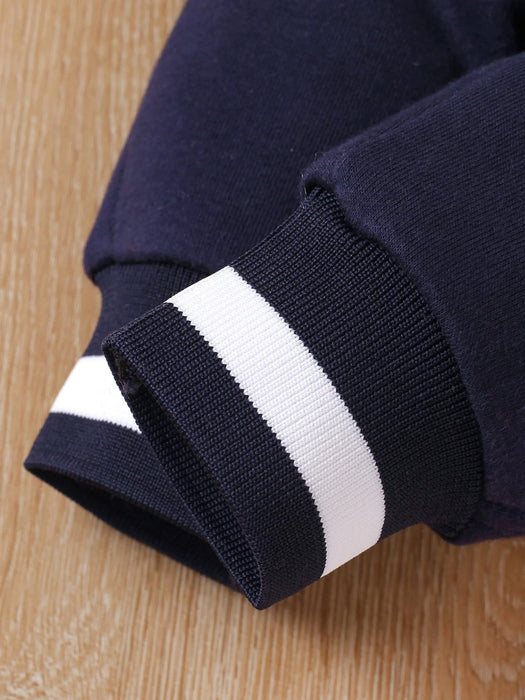 SHEIN Chaqueta universitaria con parches de letras y pantalones deportivos para niño sin camiseta - Quierox - Tienda Online